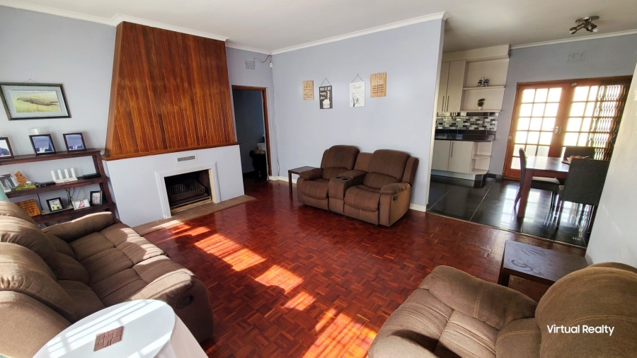 4 Bedroom Property for Sale in Thornton Western Cape